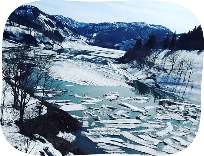 雪流れ